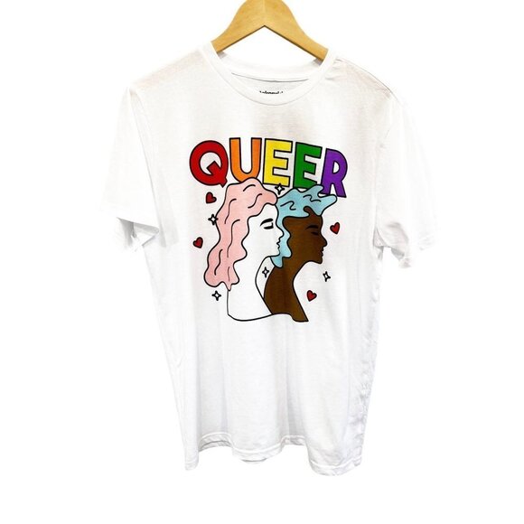 Pride Queer Short Sleeve Crewneck Shirt NWT sz(M) - Picture 1 of 7